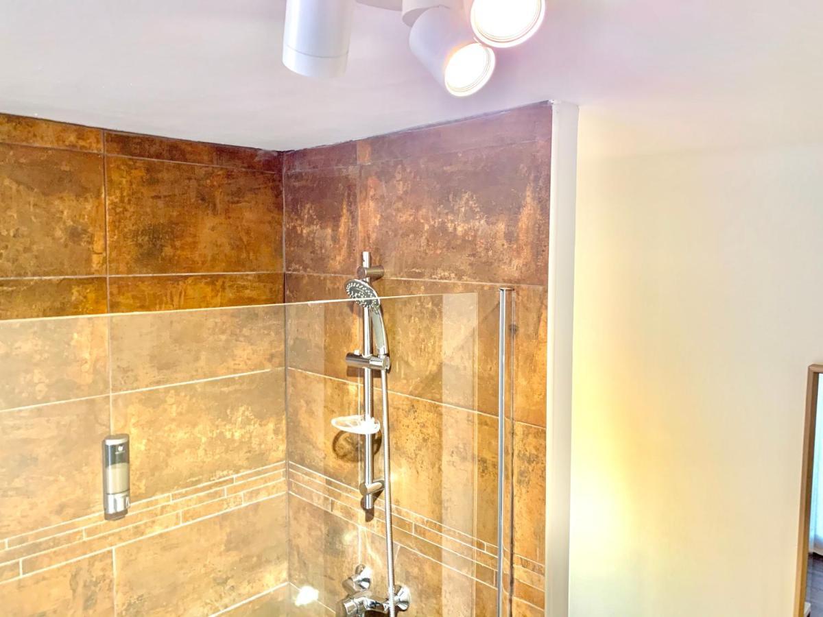Rose Appartement Manosque Bagian luar foto